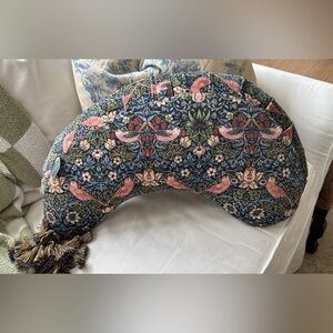 DockATot La Maman Wedge Nursing Pillow Strawberry Thief